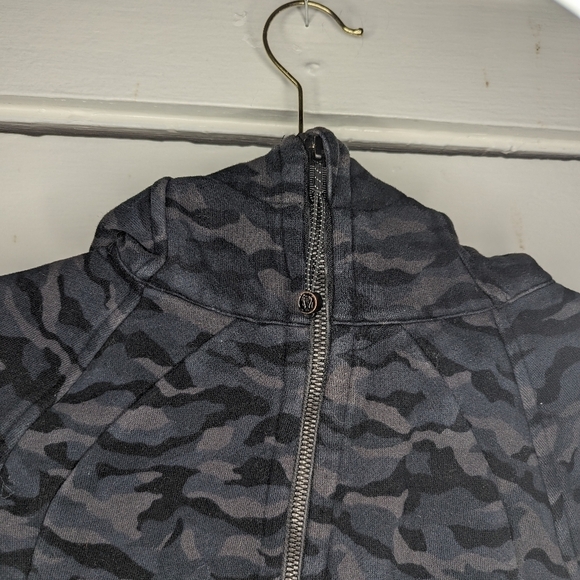 Lululemon Camo Scuba Sweatshirt Woman's Size 4 - Picture 5 of 5